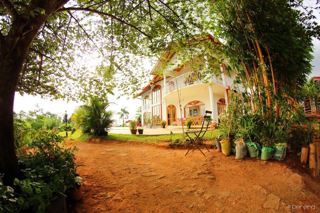 Summit View Bed & Breakfast Канди Екстериор снимка